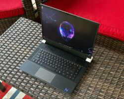 Alienware x16 - vynikající výkon s drobnými oběťmi