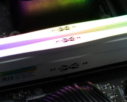 Je Zenith RGB DDR5-5600 C40 na trhu s vysokorychlostními paměťovými sestavami konkurenceschopný?